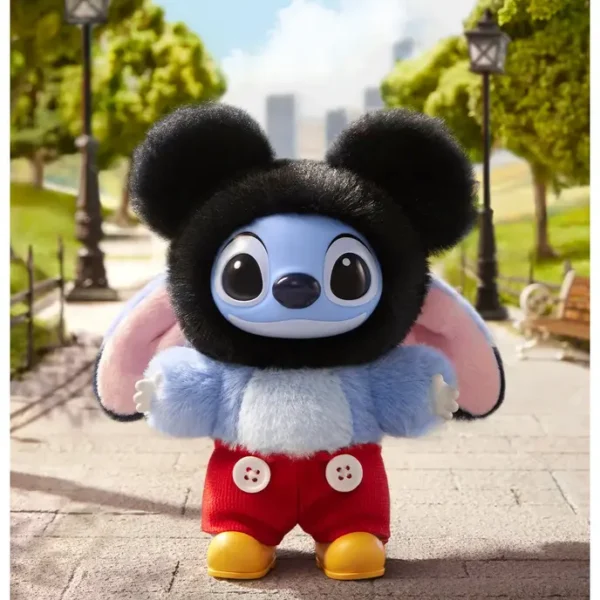 Pendentif Labubu Stitch bleu en costume Mickey, figurine Disney Pop Mart de collection.