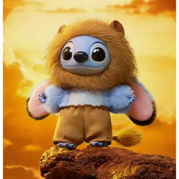 Pendentif Labubu Stitch Simba Adventure Series sur rocher, style Roi Lion Pop Mart.