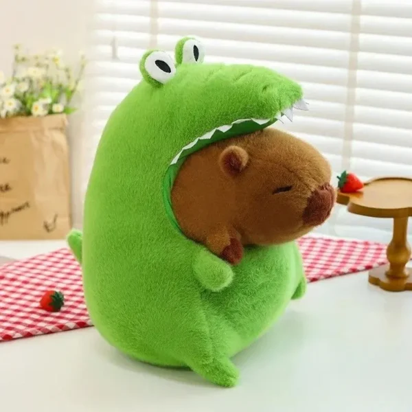 Peluche Capybara Crocodile endormie, verte, yeux ronds, douce et fluffy kawaii.
